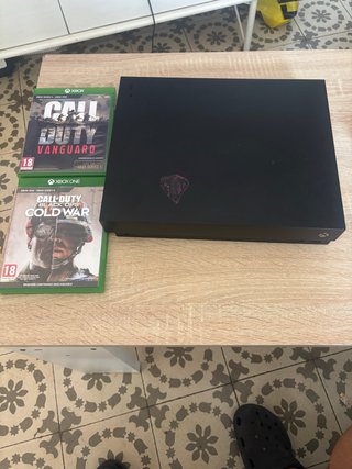Consola Xbox Negra + 2 Juegos Call of Duty