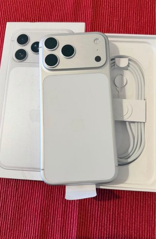 iPhone 17 Pro Max Prata