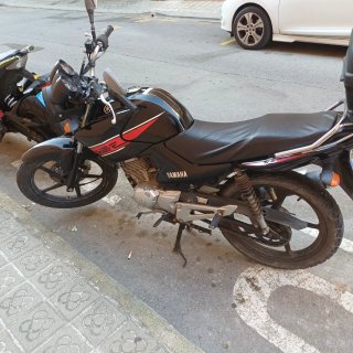 Yamaha YBR 125 Negra/Roja