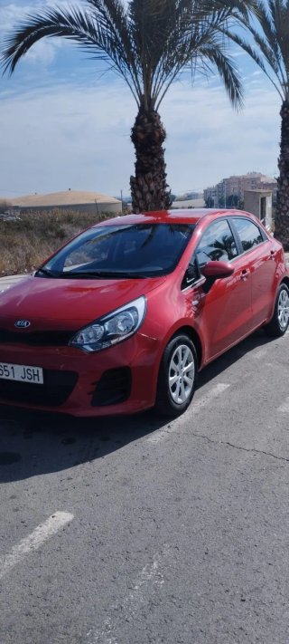 Coche Kia Rojo