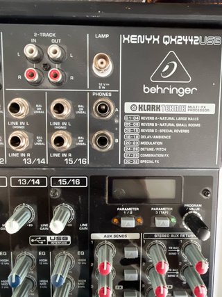 Behringer Xenyx QX2442USB Mixer