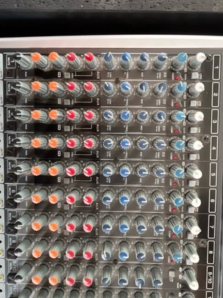 Behringer Xenyx QX2442USB Mixer