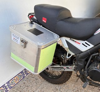 Rieju Tango 250 con 3 baules