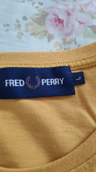 Camiseta Fred Perry Hombre Mostaza