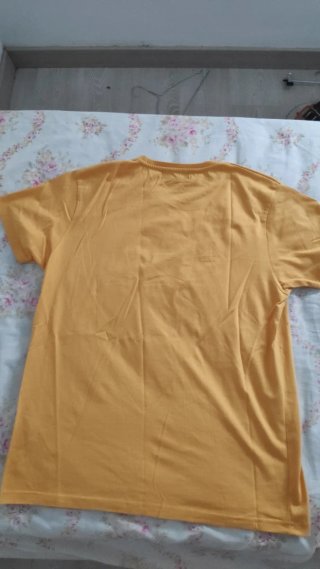 Camiseta Fred Perry Hombre Mostaza