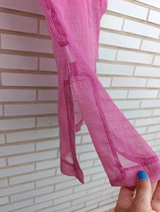 Camisa rosa fina