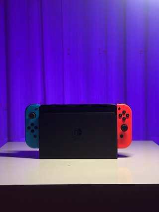 Nintendo Switch OLED – Azul y Roja – Sin caja