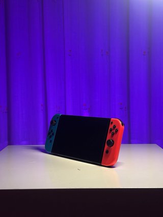 Nintendo Switch OLED – Azul y Roja – Sin caja