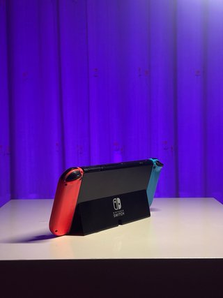 Nintendo Switch OLED – Azul y Roja – Sin caja