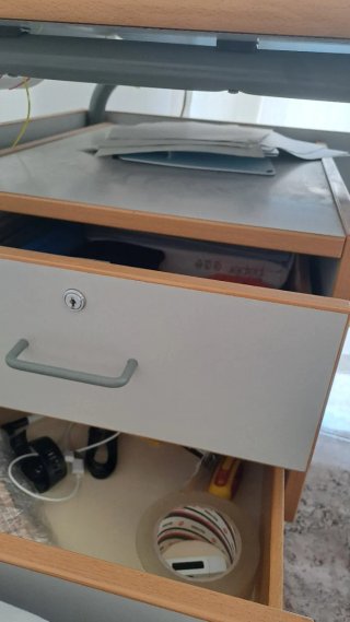 Mesa de oficina 145x75x75cm con cajones
