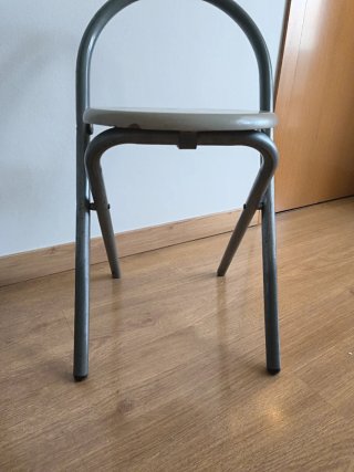 Taburete plegable metal y plástico