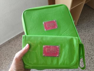 Funda tablet y neceser verde sin estrenar