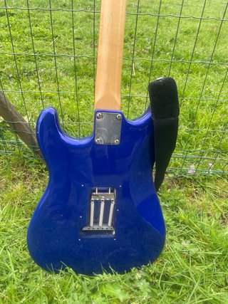 Guitarra Squier Affinity HSS Azul