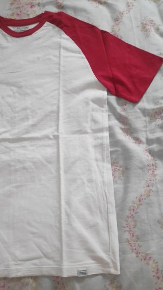 Camiseta béisbol Pull&Bear roja y blanca