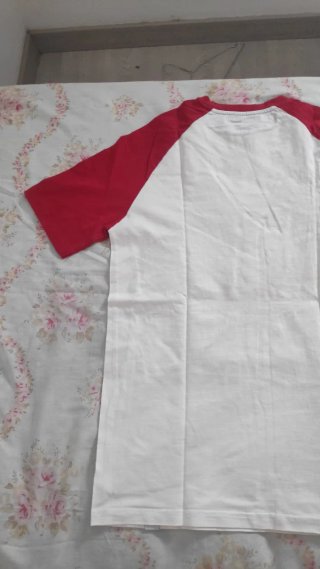 Camiseta béisbol Pull&Bear roja y blanca