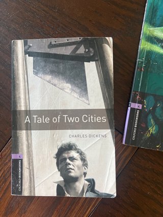 Oxford Bookworms Library: Stage 4: A Tale of Tw...