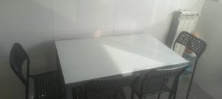 Mesa de cocina cristal y metal gris