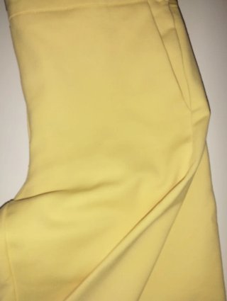 Pantalón amarillo