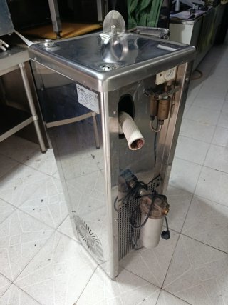 Fuente de agua Candelas