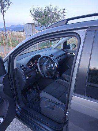 Volkswagen Touran 2011