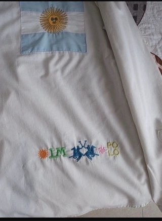 Camisa blanca con estampado
