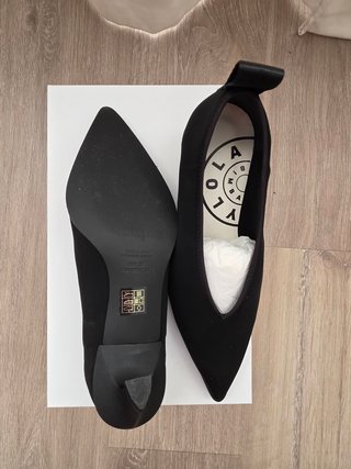 Zapatos kitten Bimba y Lola tacón negro elegantes