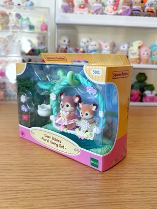Sylvanian Families Ciervos Bebés Columpio Floral