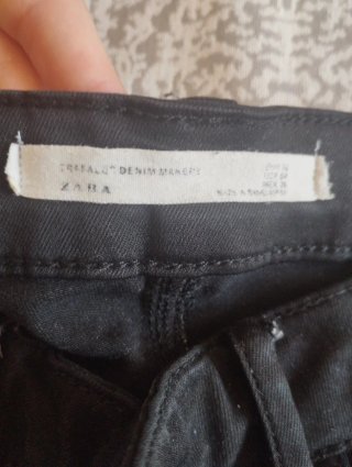 Pantalón vaquero negro