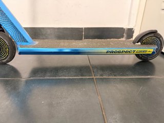 Patín Freestyle Lucky prospect Casi Nuevo