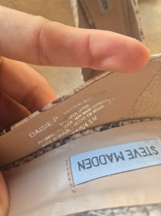 Zapatos de tacón serpiente beige