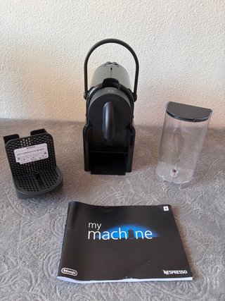 Cafetera Nespresso DeLonghi Inissia Negra