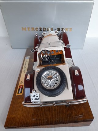 1/18 MODELLO MERCEDES BENZ SSK CON BASE  BURAGO