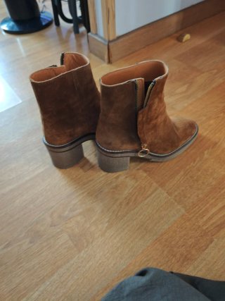 Botines de ante marrones