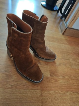 Botines de ante marrones
