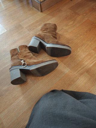 Botines de ante marrones