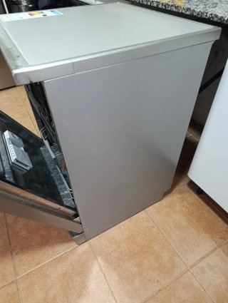 Lavavajillas SAMSUNG 13 cubiertos,  3 bandejas.
