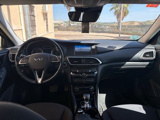 Infiniti Q30 2017 (COMO NUEVO)