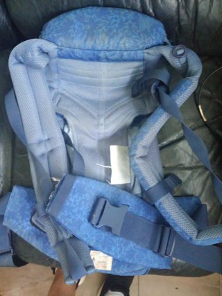 Mochila Portabebés Ergobaby 360 Azul Estampado.