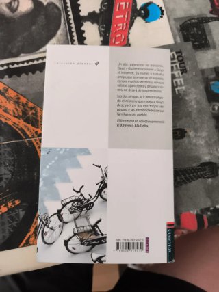 El fantasma en calcetines