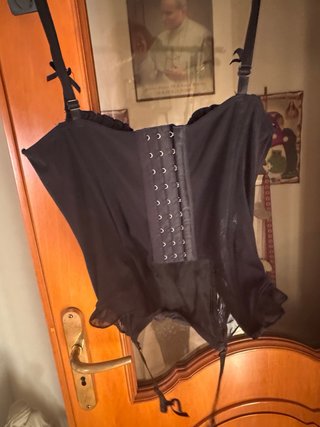 Lingerie nera coppa B