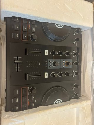 Controladora DJ Traktor Kontrol S2