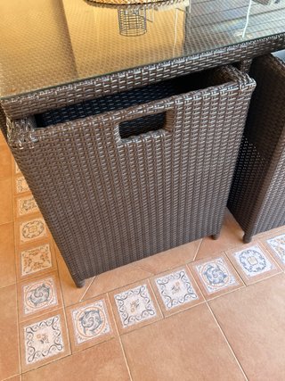 Mesa de terraza cristal y mimbre