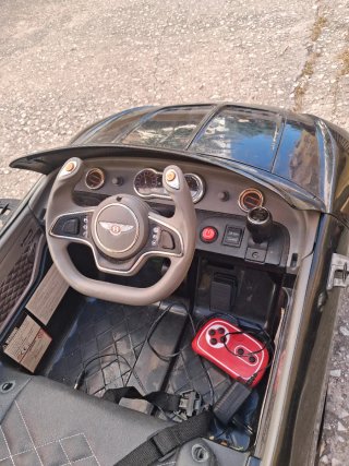 Coche eléctrico Bentley juguete