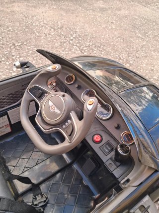 Coche eléctrico Bentley juguete