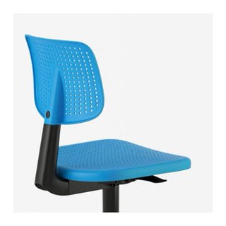 Silla azul de plástico con 5 ruedas
