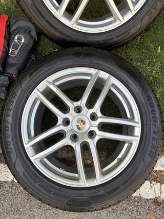 Juego 4 Llantas Originales Porsche con Neumáticos