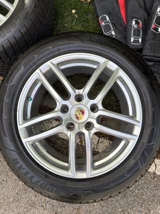 Juego 4 Llantas Originales Porsche con Neumáticos