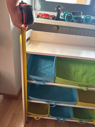Mueble organizador de juguetes.