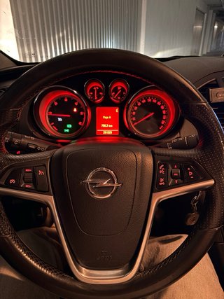 Opel Insignia 2011