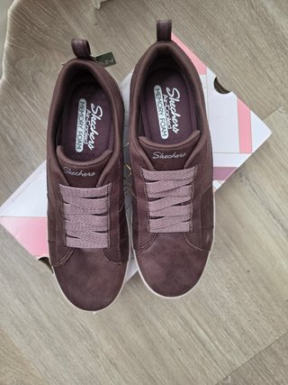 Zapatillas Skechers Marrón Elegantes